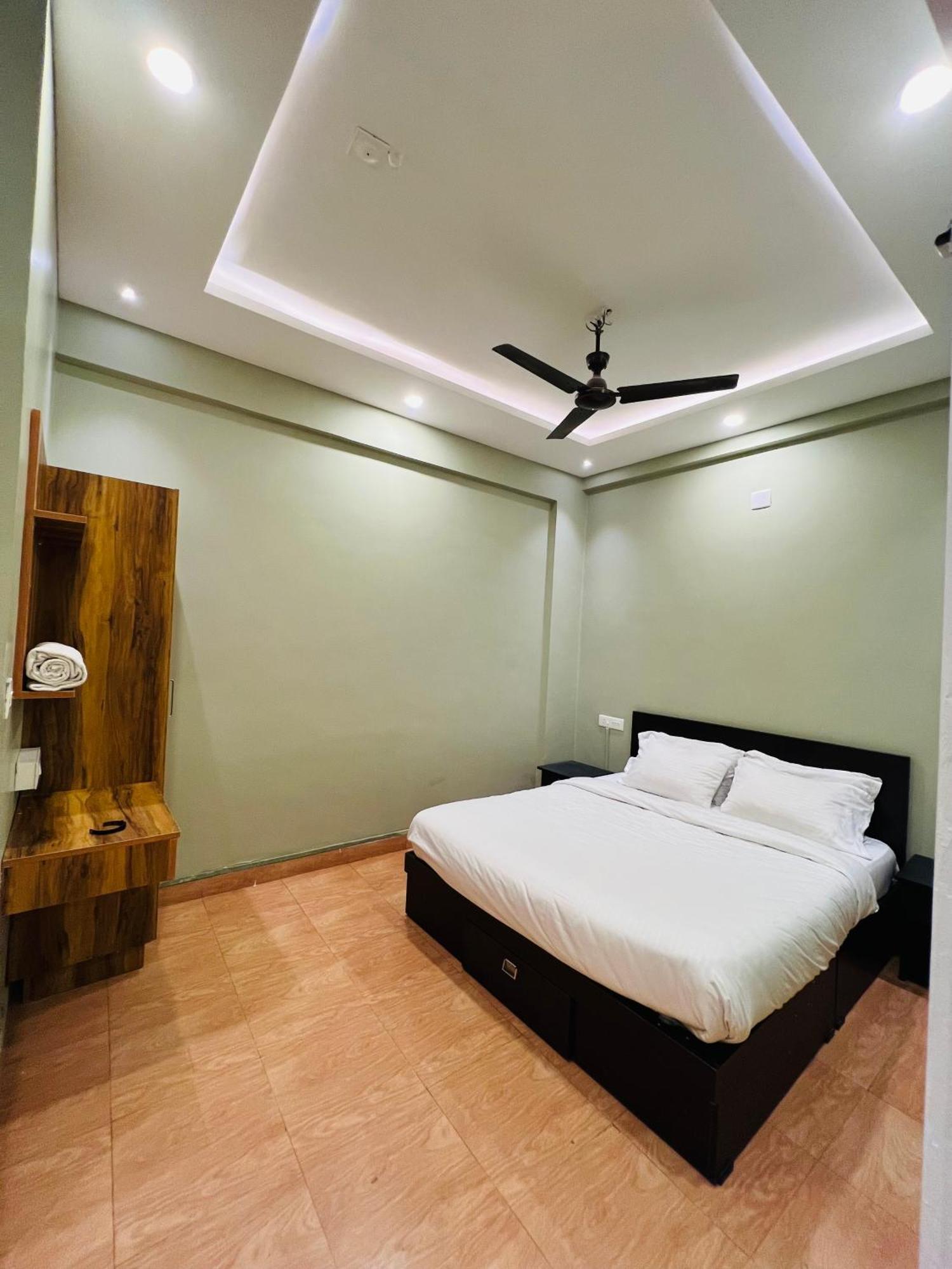 Rasha Residency Hostel Kalpatta Exterior foto